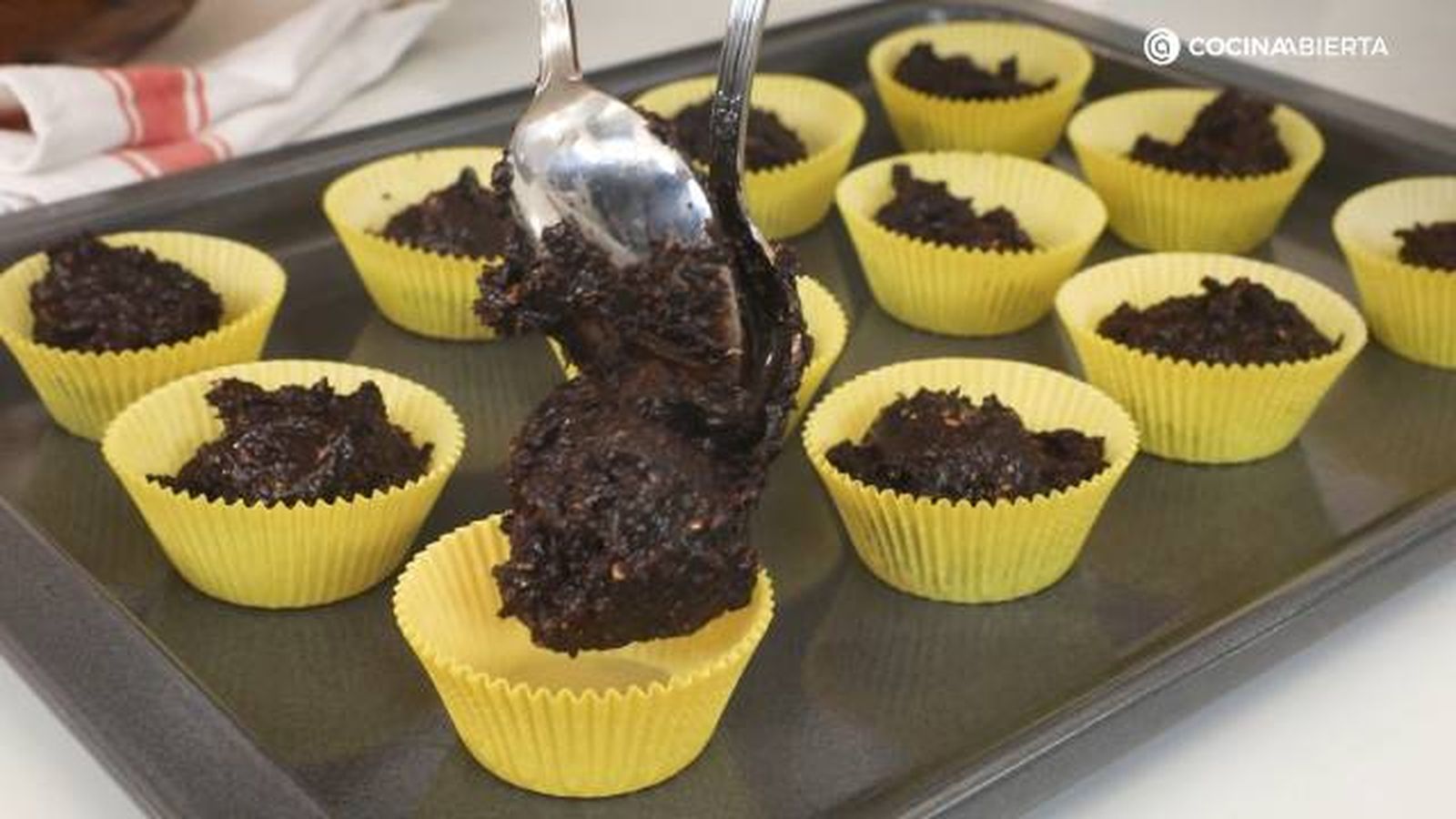 MARCILLA Muffins veganos chocolate cafe paso 3