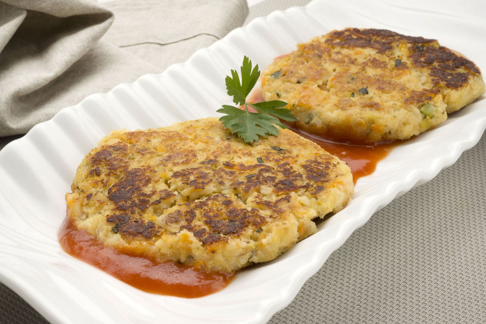 6103 1 Hamburguesas de verduras con salsa de tomate xl