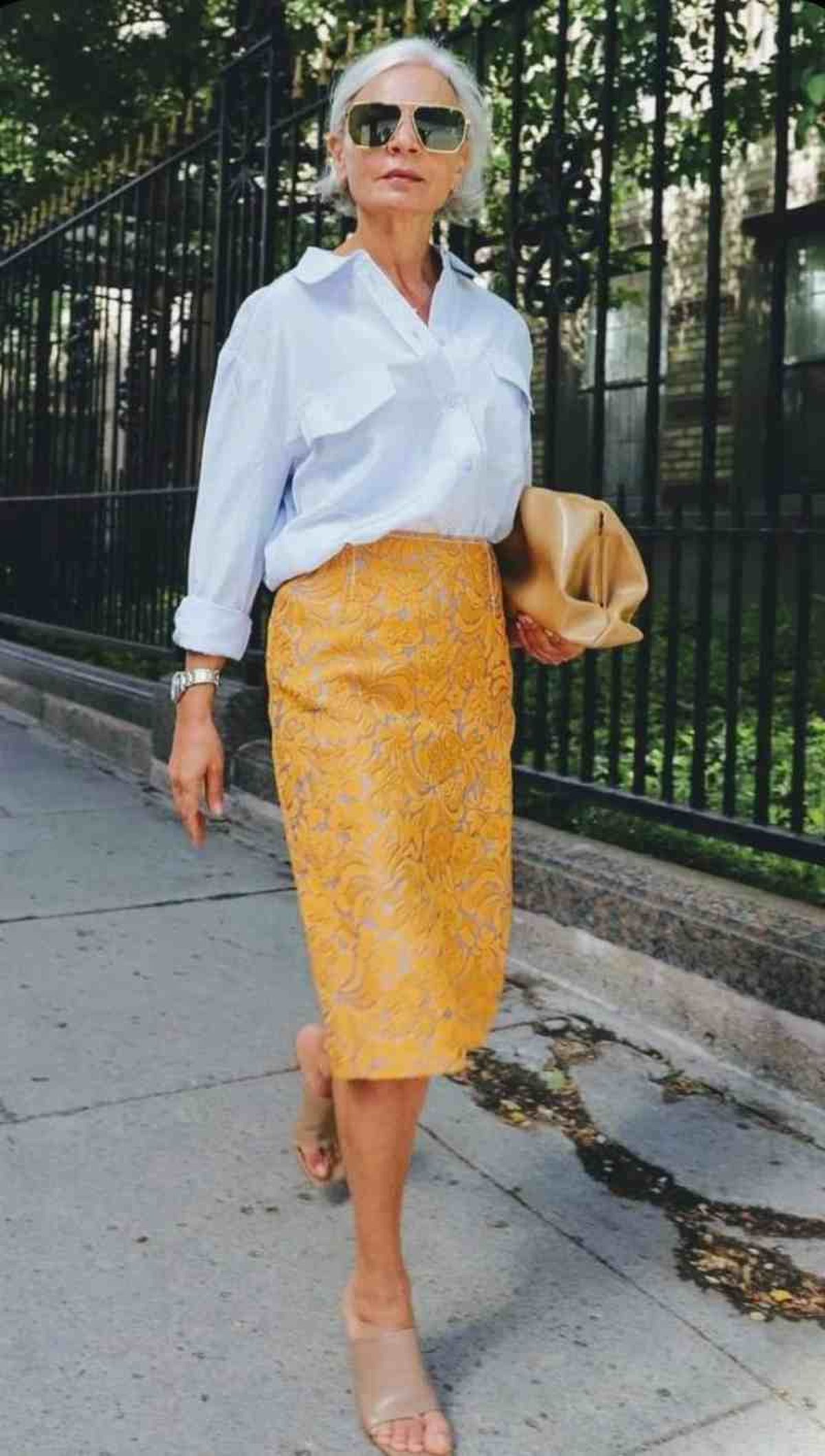 Falda lápiz en tejido brocado