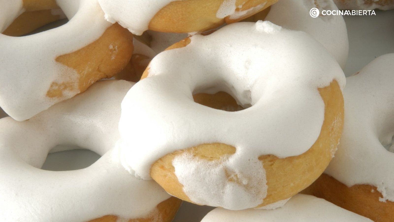 Aprende a preparar unas clásicas rosquillas de San Blas con la receta de Eva Arguiñano