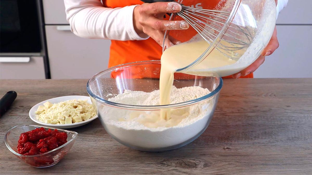 Receta de muffins de frambuesas y chocolate blanco  paso 4
