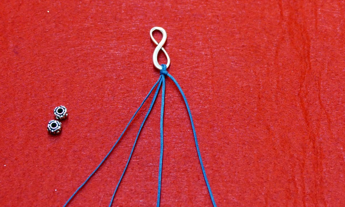 cómo hacer una pulsera macrame paso1