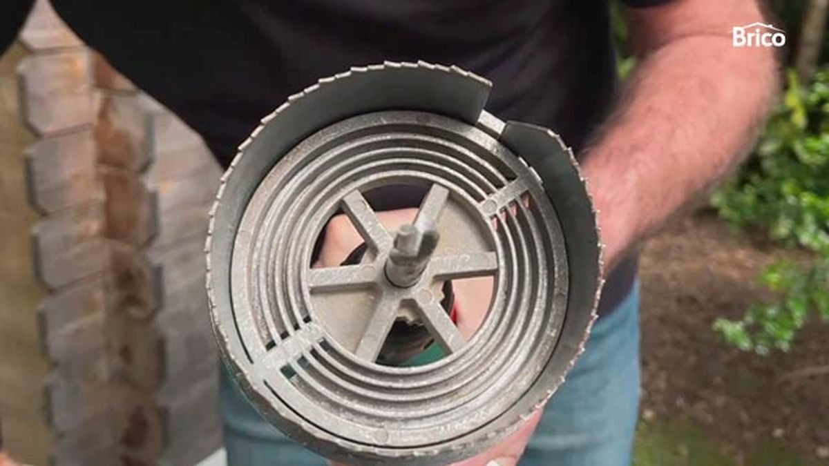 Como pintar sillas de plastico paso 1