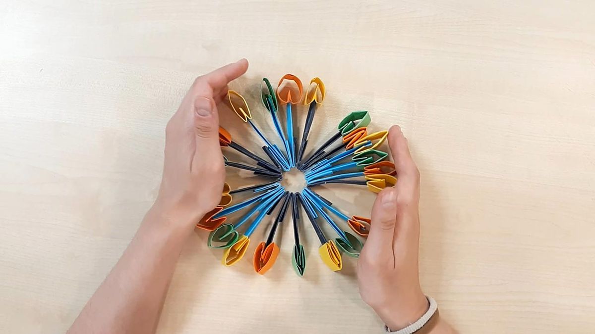 como hacer noria cartulina paso 5