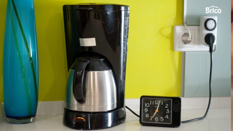 Programador eléctrico en cafetera