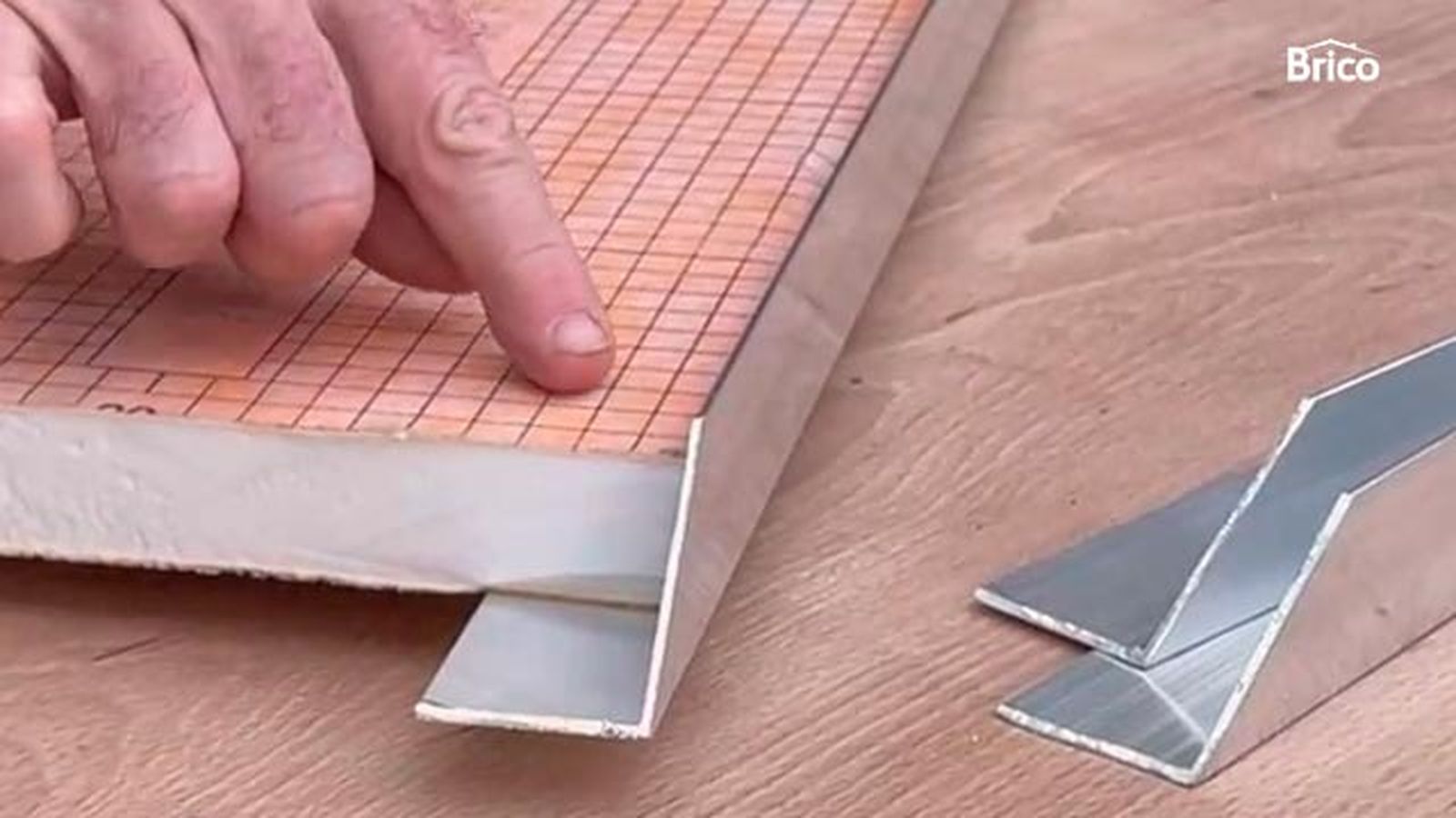 Como hacer una balda flotante de estilo industrial paso 2