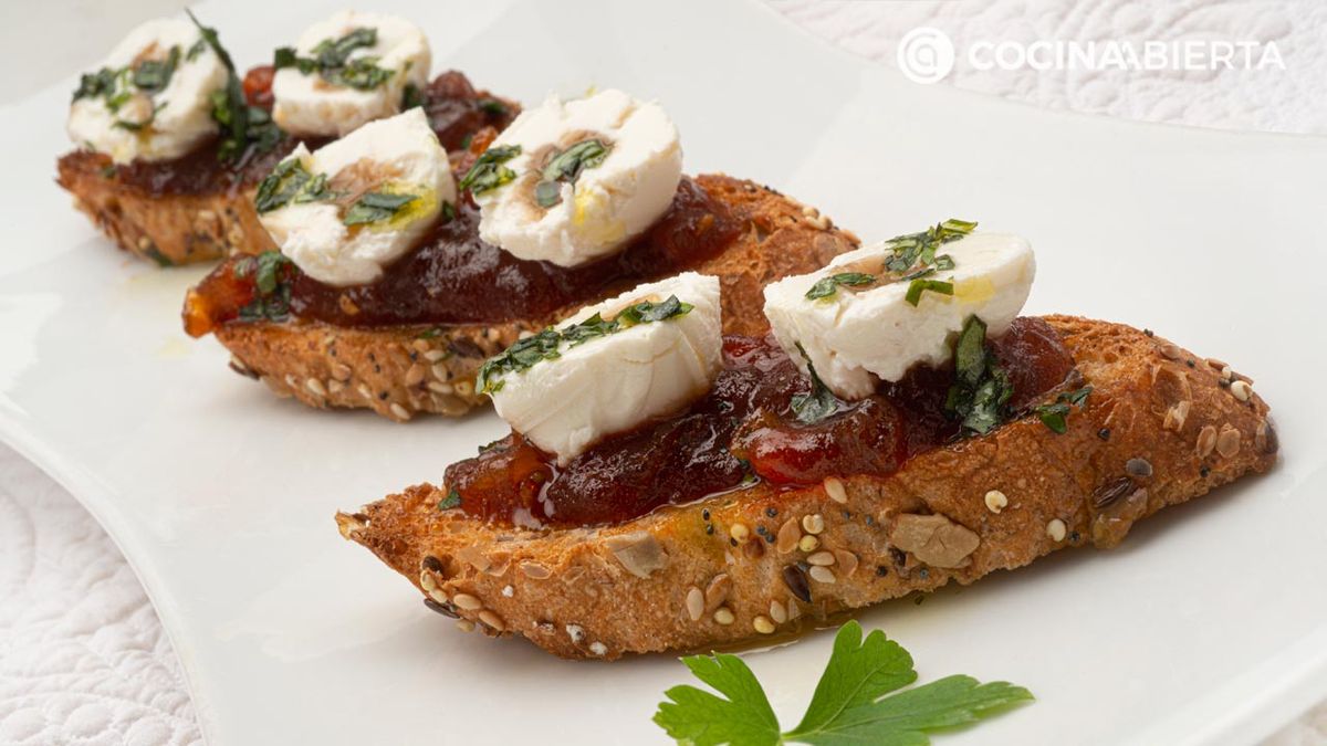 bocados de queso y mermelada de tomate casera receta karlos arguinano KARL67840321