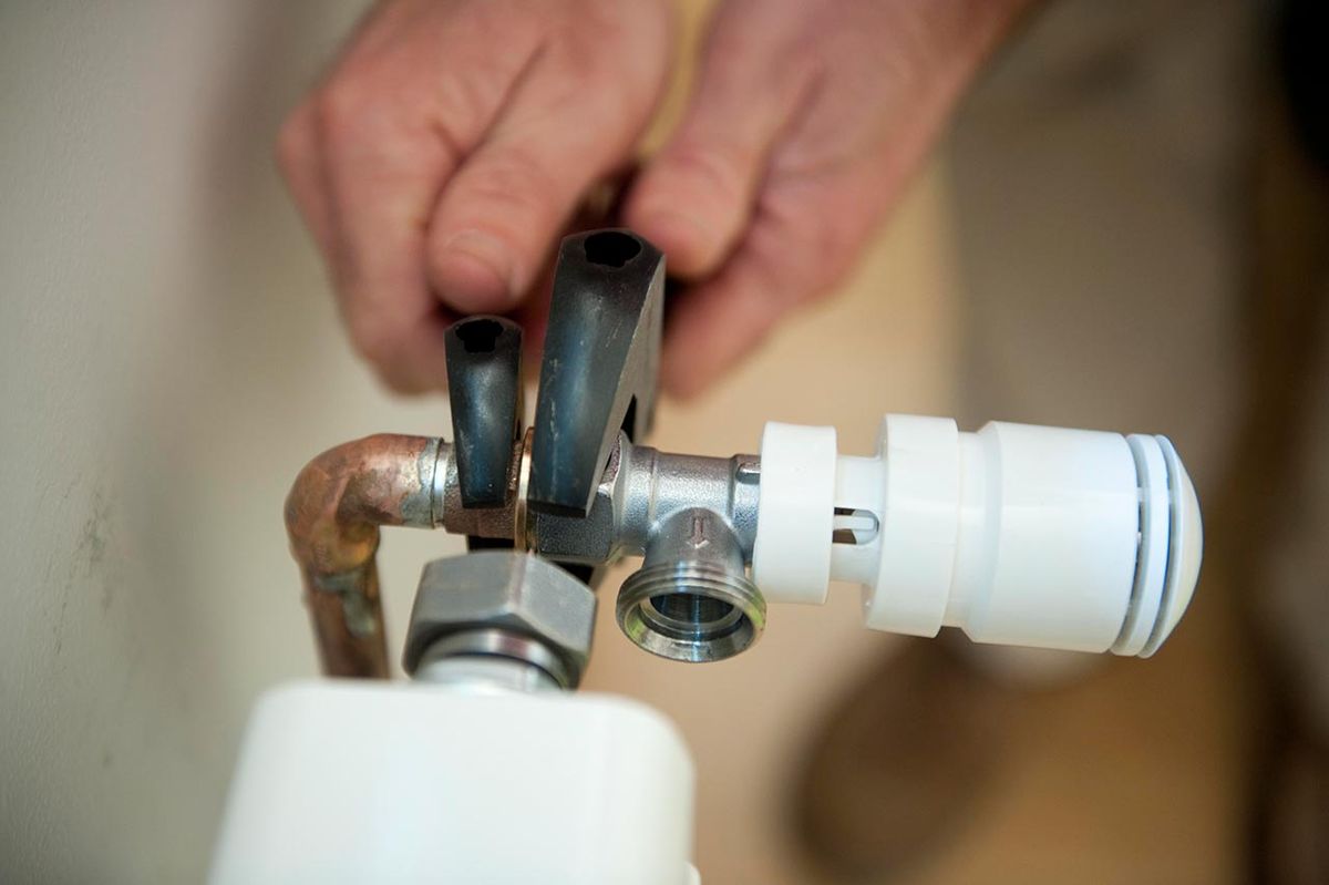 brico 0599 2 colocar termostato radiador paso 6