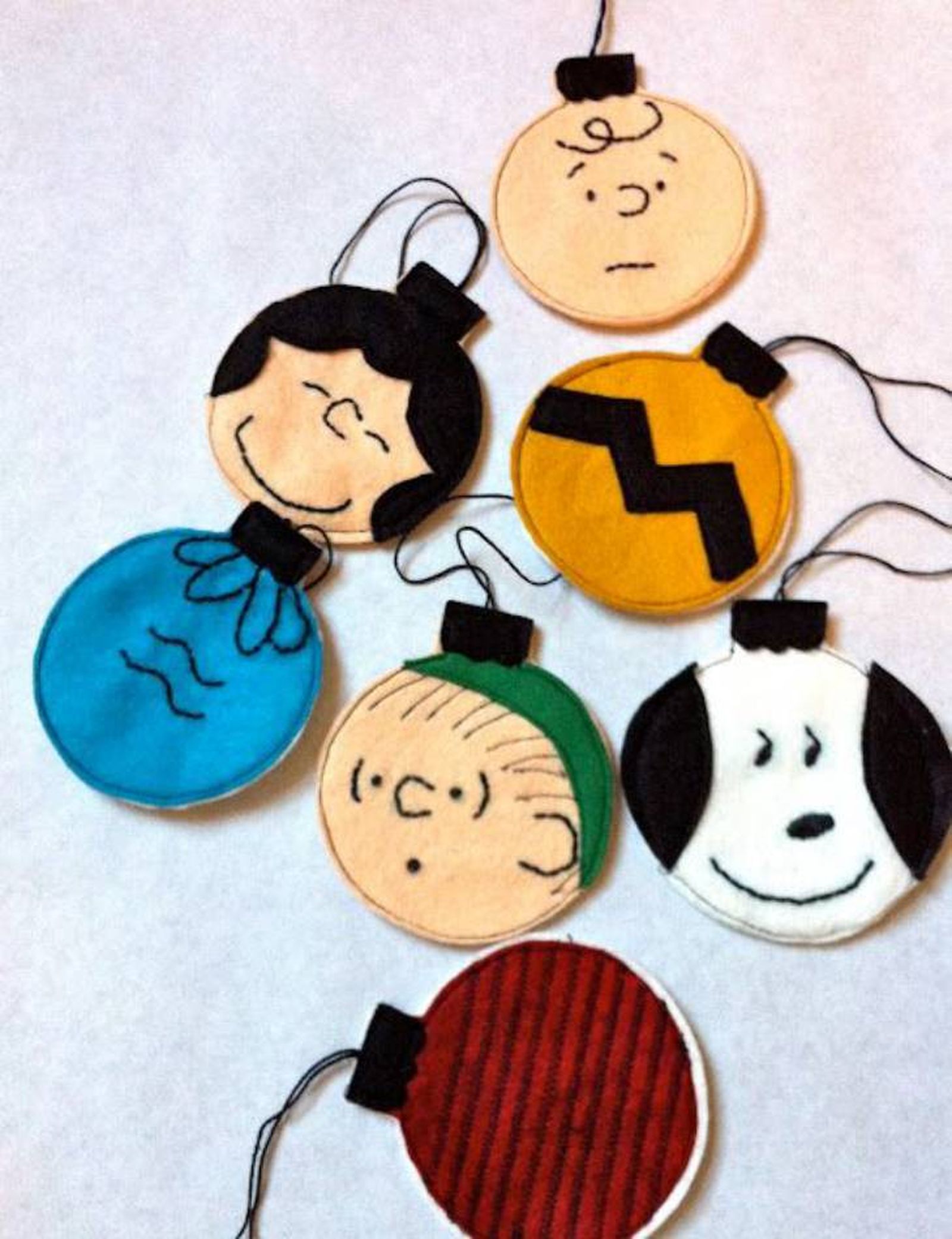 adorno navidad fieltro personajes snoopy pinterest