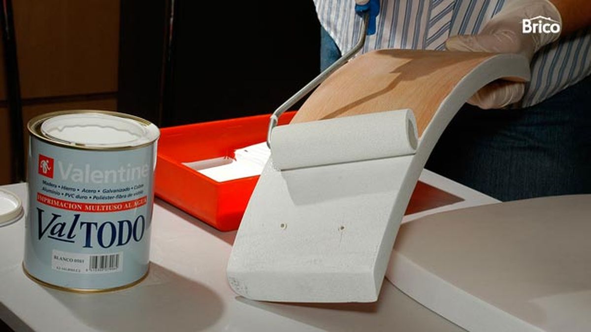 Esmaltar silla de cocina deteriorada paso 4