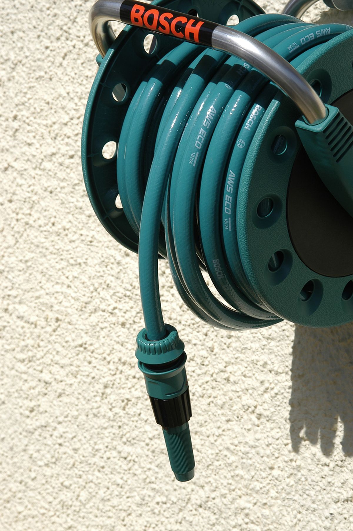 Colocar manguera en la pared paso 5