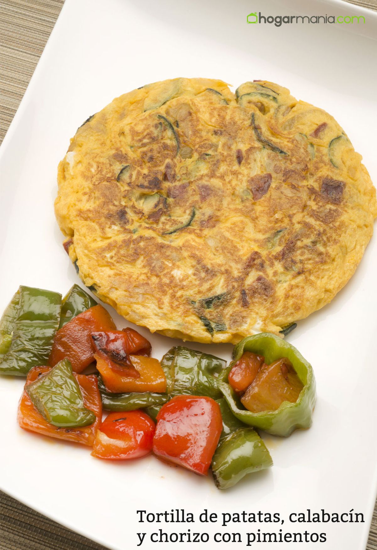 6116 1 Tortilla de patatas, calabacin y chorizo con pimientos vertical xl