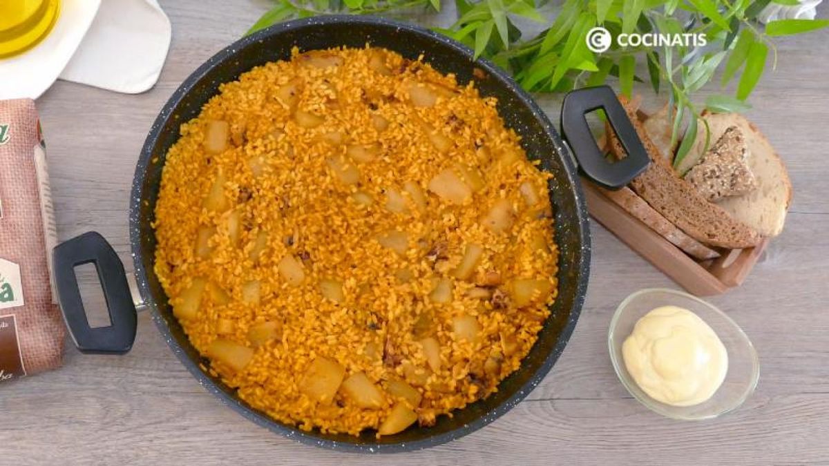 Arroz a banda casero listo para servir