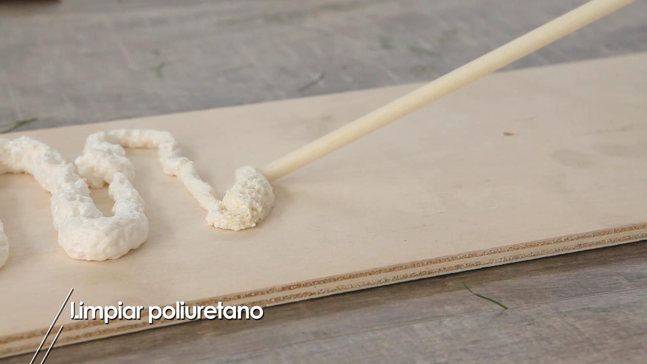 Como limpiar la canula del bote de espuma de poliuretano paso 1