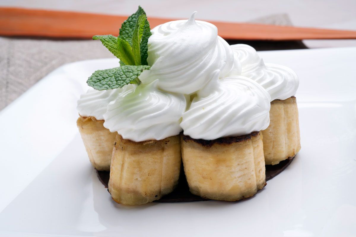 HCTU0321 2 Platanos asados con chocolate y merengue xl