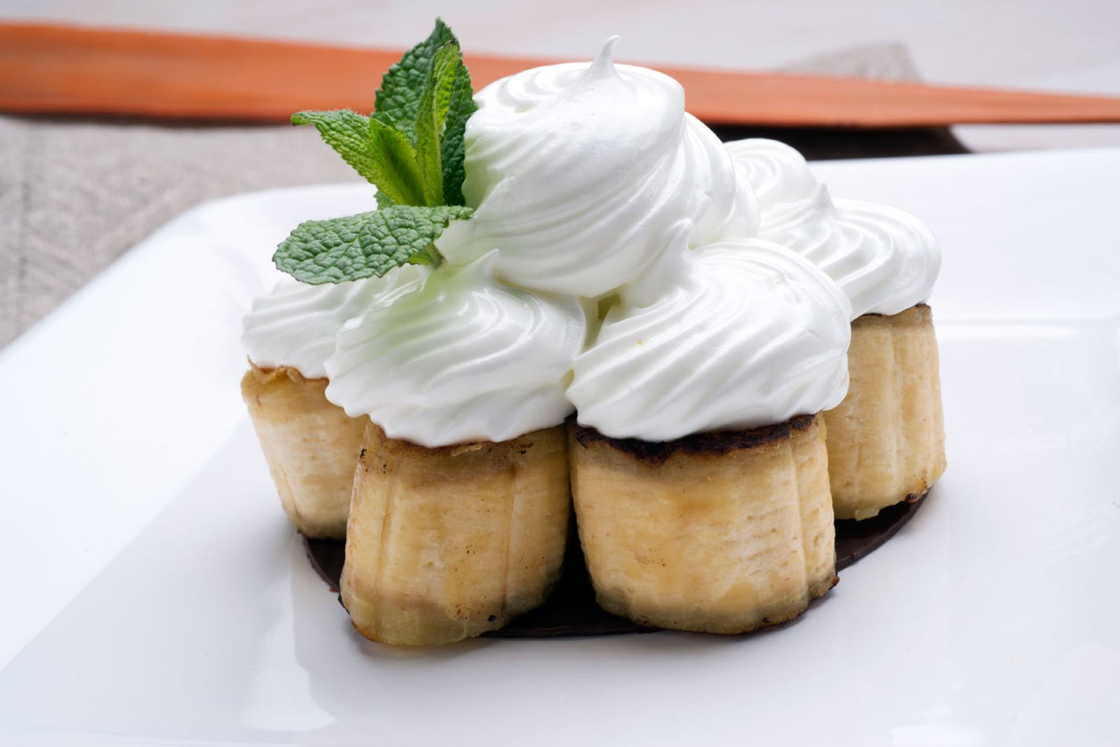 HCTU0321 2 Platanos asados con chocolate y merengue xl