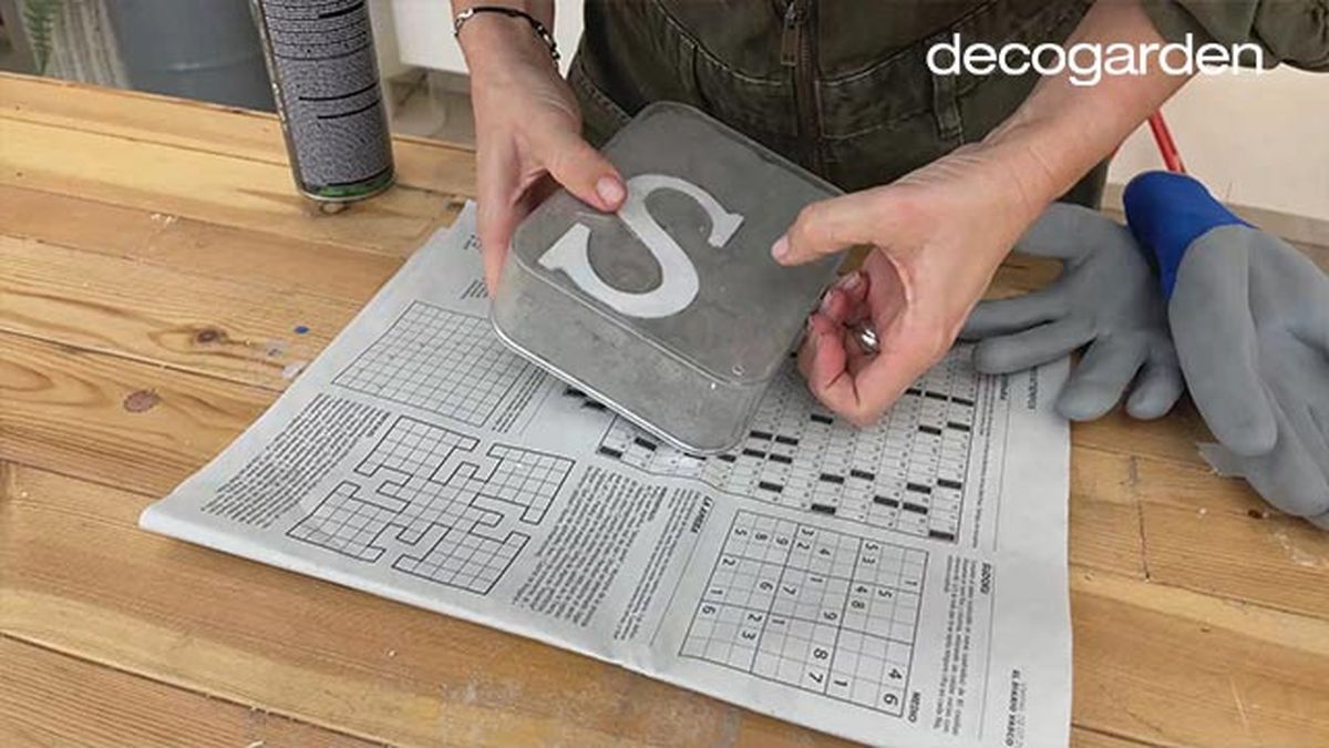 como hacer un sujetalibros de cemento paso 6