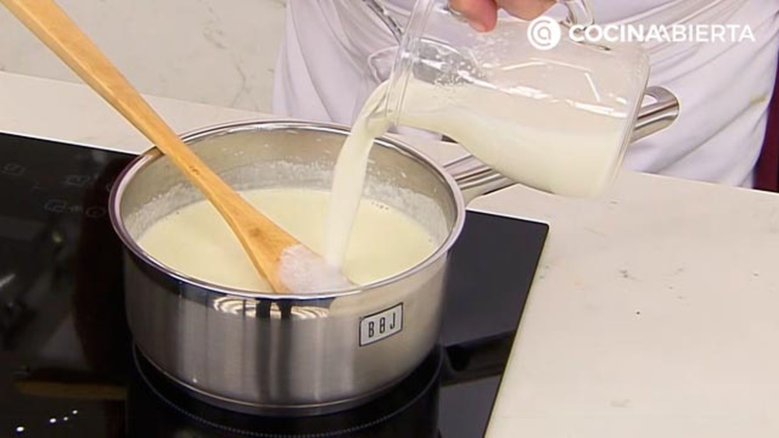 panna cotta de albaricoque receta facil karlos arguinano karl67730321 paso4