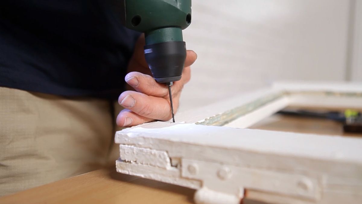 Cómo hacer un espejo con una ventana vieja paso 3