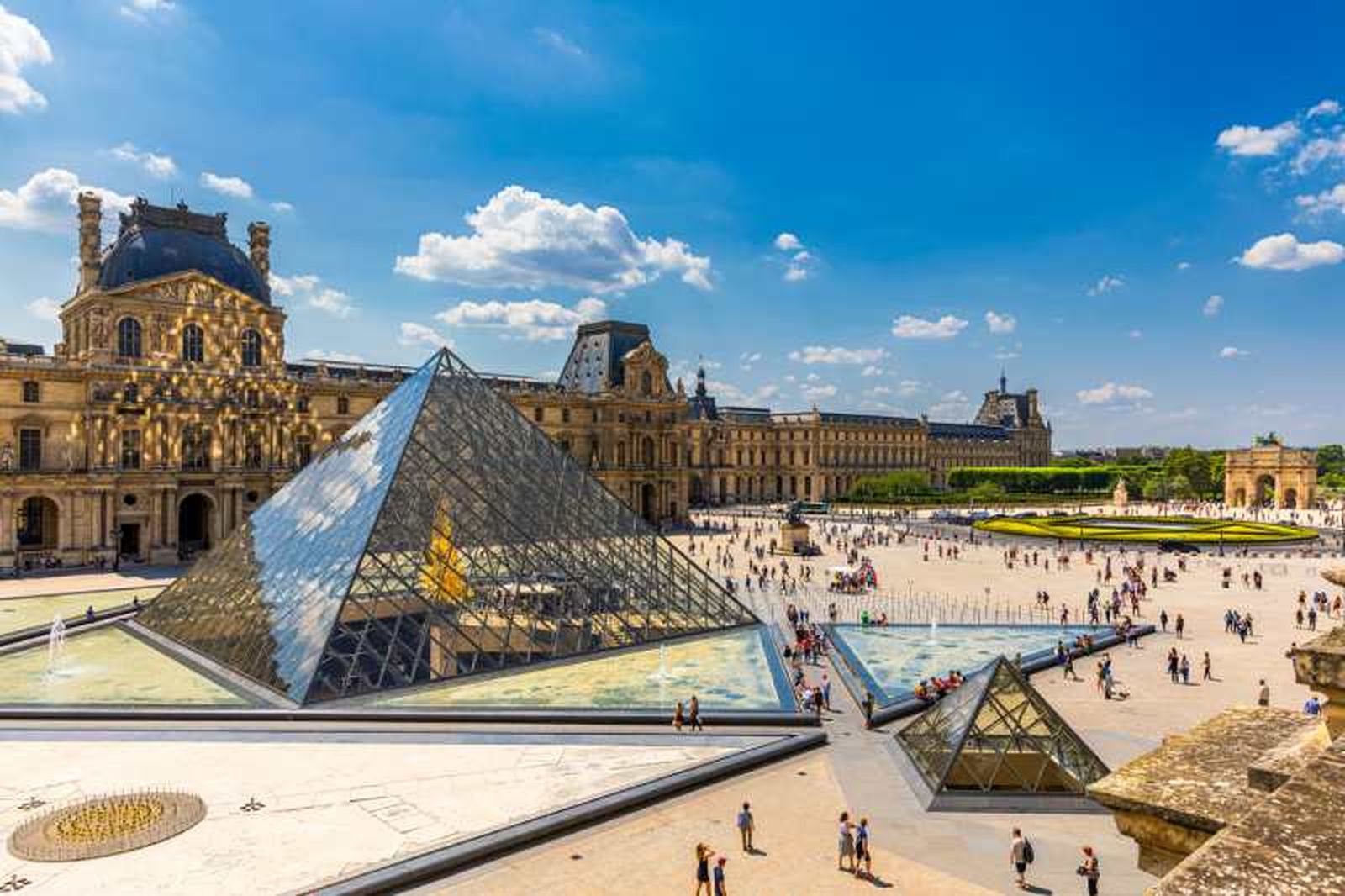 Vista del museo Louvre de París