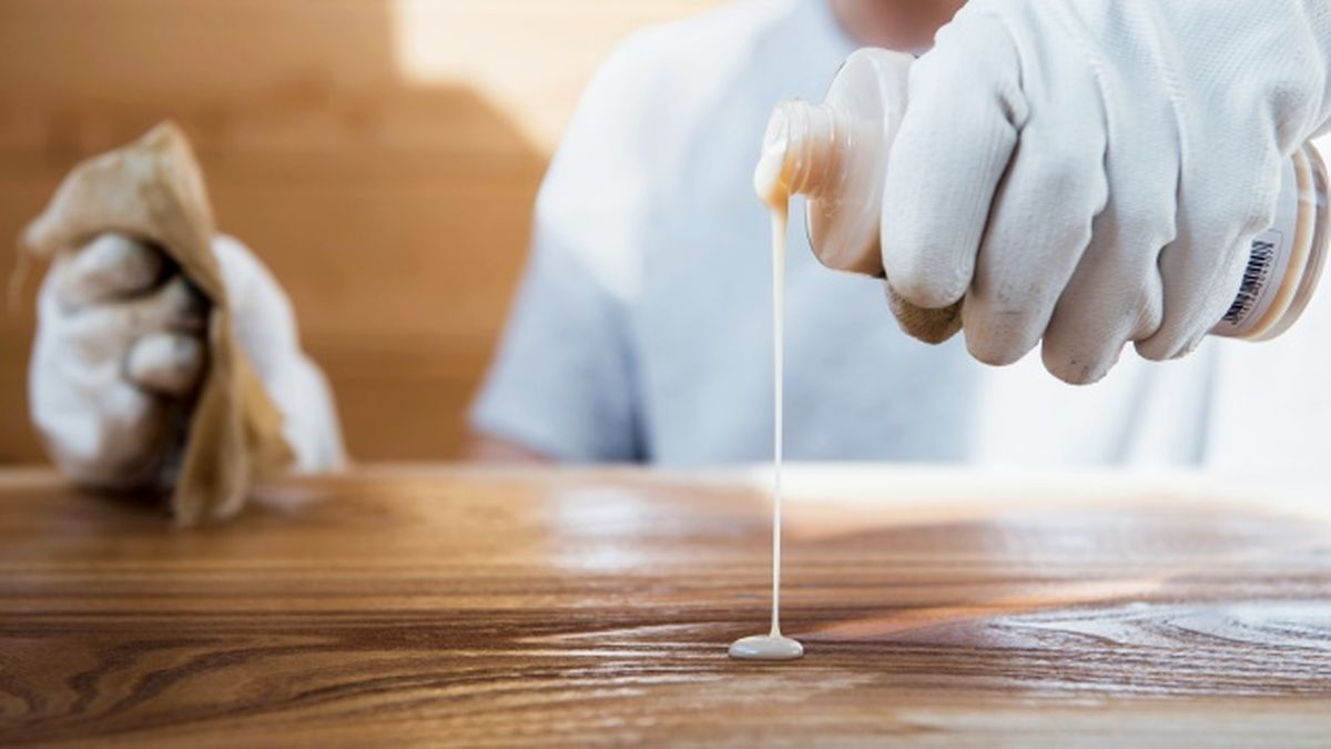 como eliminar rayones muebles de madera truco con aceite y vinagre