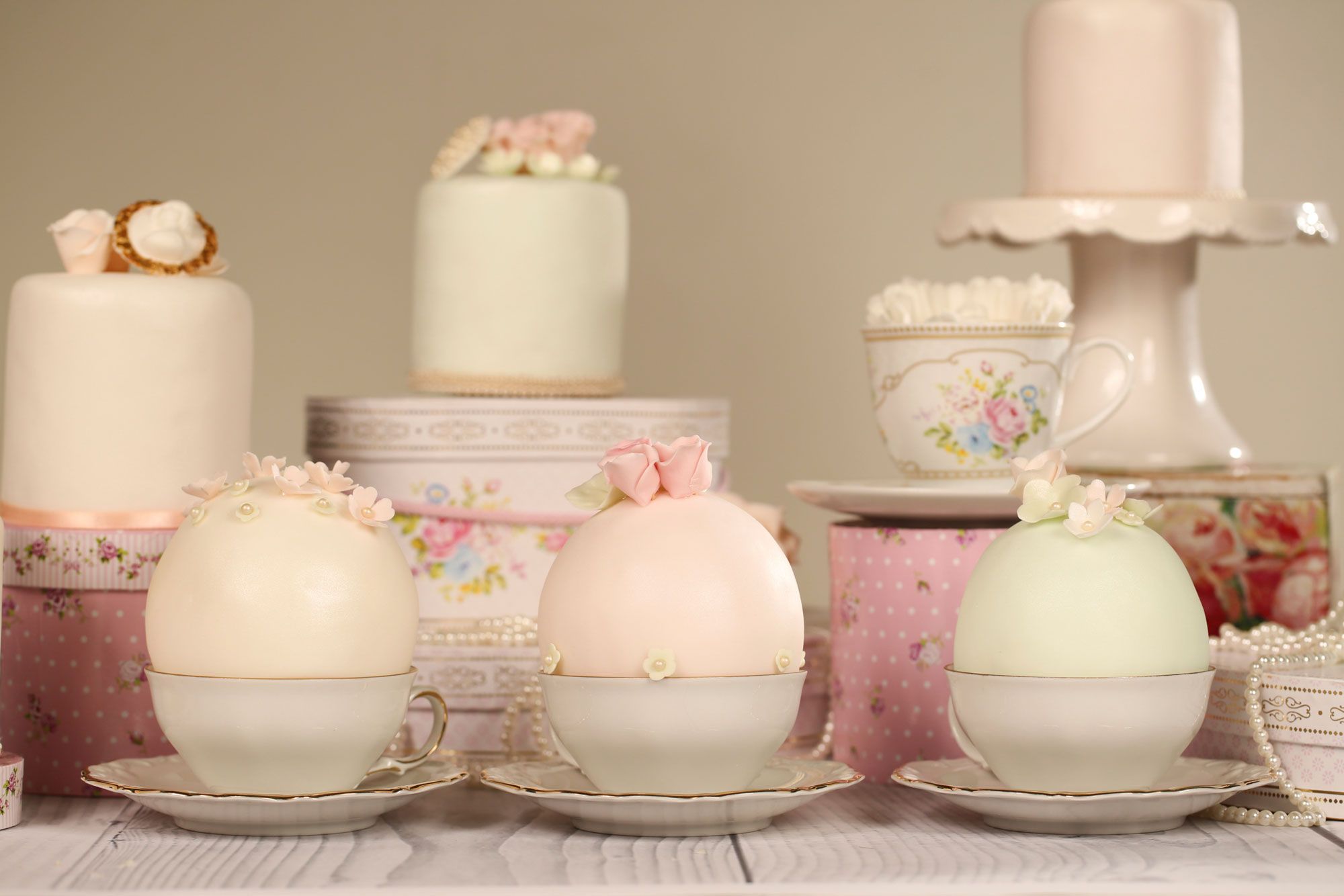 Decorar una mesa de postres para boda detalle 02