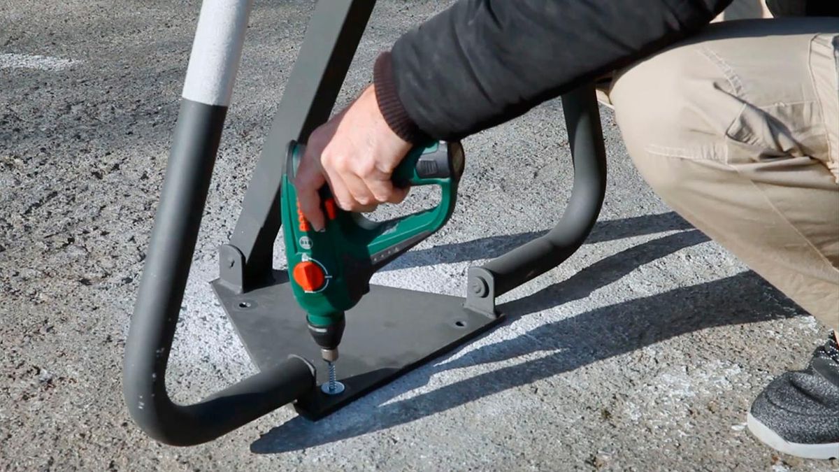 Colocar barrera de aparcamiento abatible paso 3