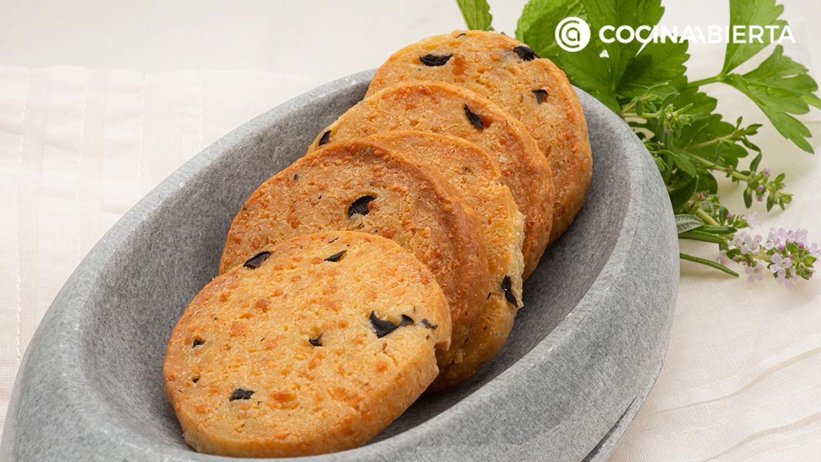 galletas saladas de queso y aceitunas receta cocinatis karlos arguinano karl67690321