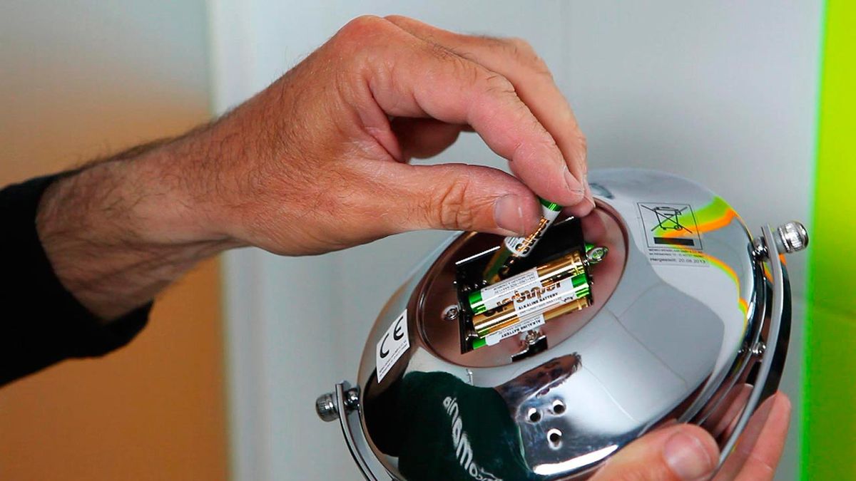 Espejo extensible con luz paso 6