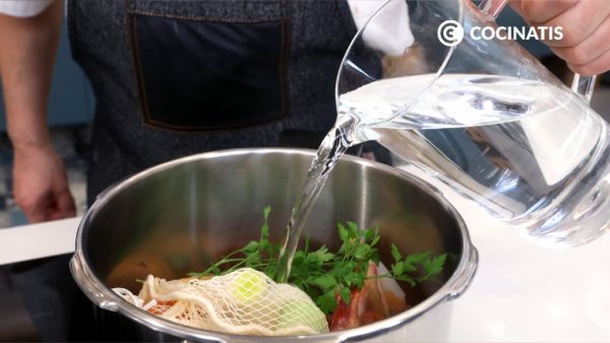 CTIS1076 receta sopa de pollo paso 2