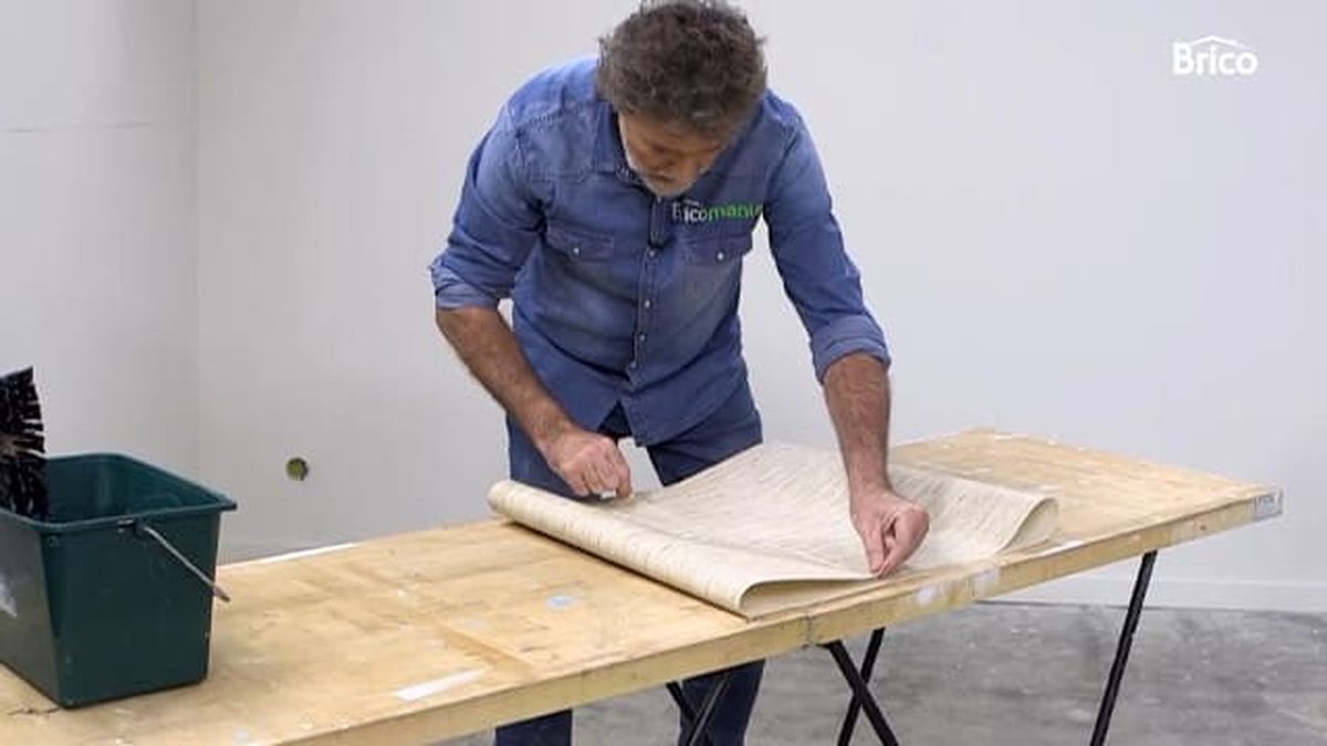 972 empapelar pared paso 5