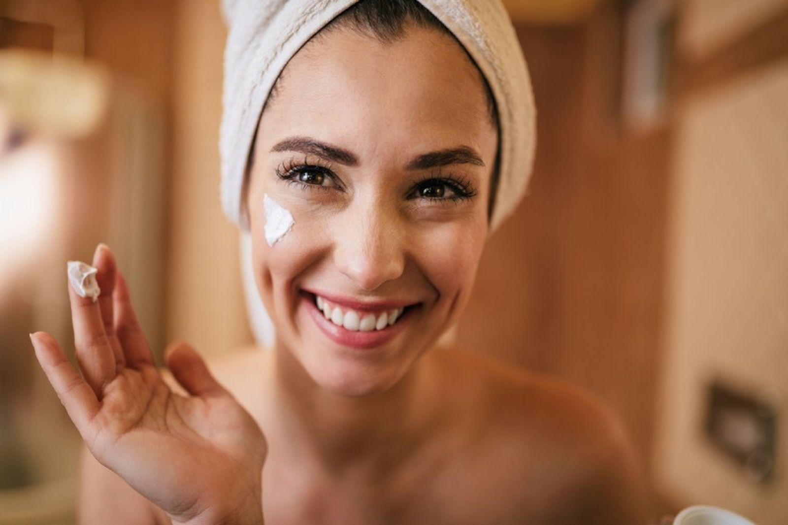 Aplicación del crema facial