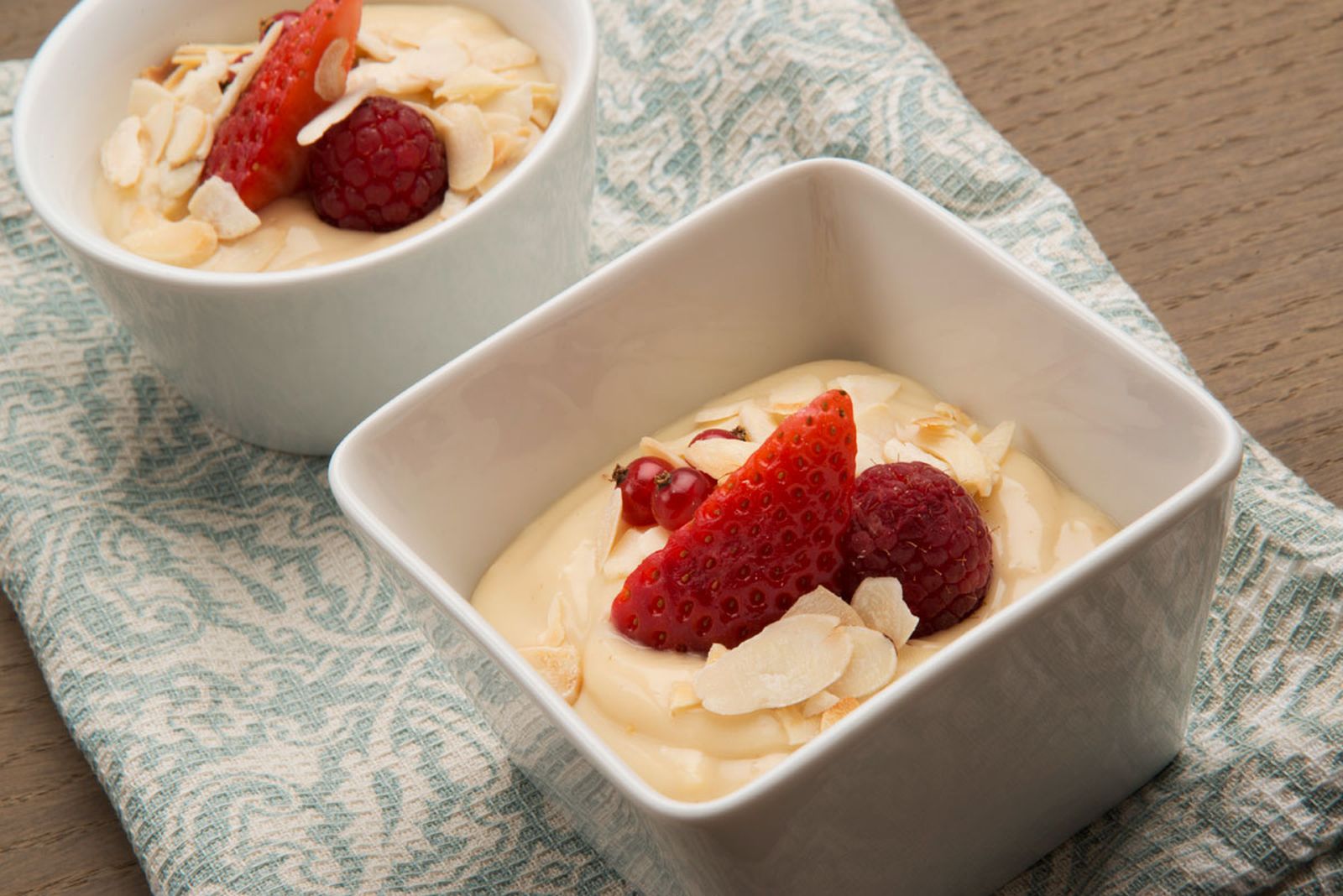 5574 2 Crema de leche condensada y almendras (959) xl