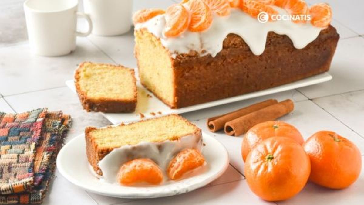Bizcocho de canela y mandarina listo para comer