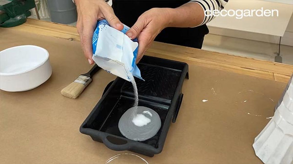 pintar jarrones con bicarbonato paso 4