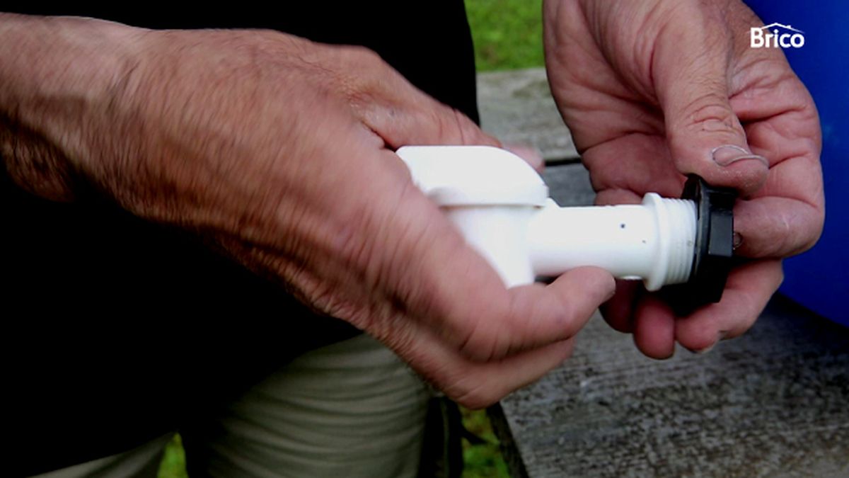 Bricomania 837 como poner grifo a un bidon paso 9