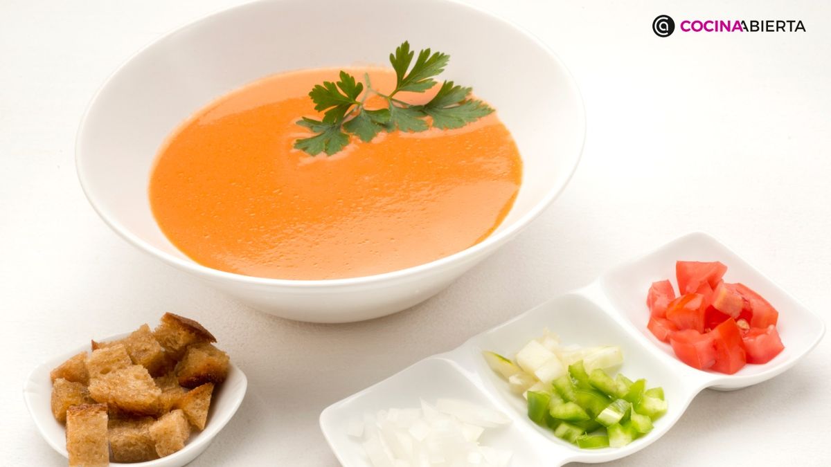 Receta sencilla y refrescante de gazpacho andaluz