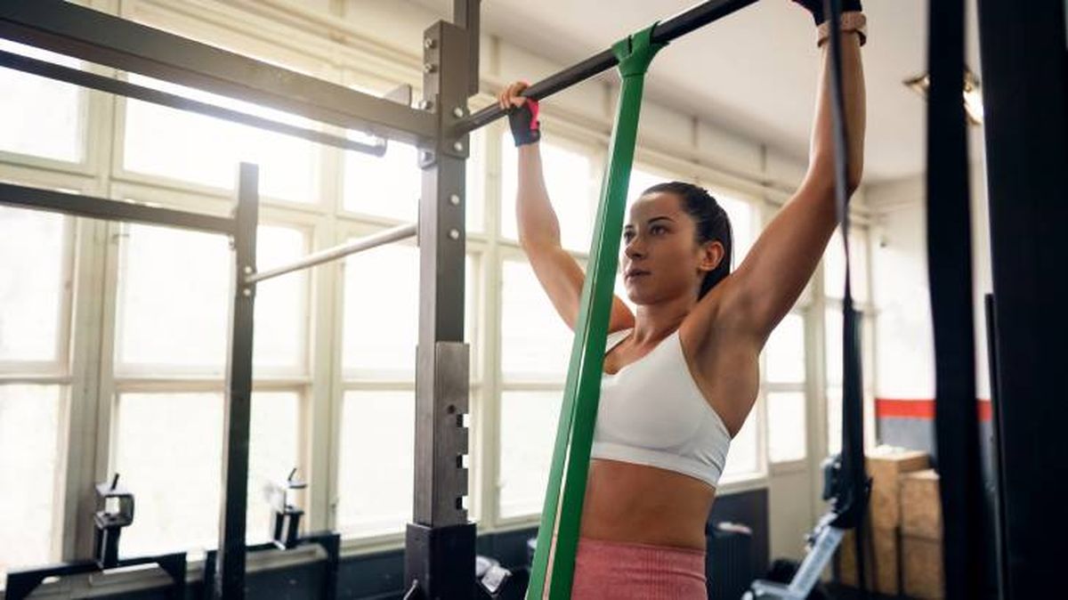 como hacer una dominada con goma