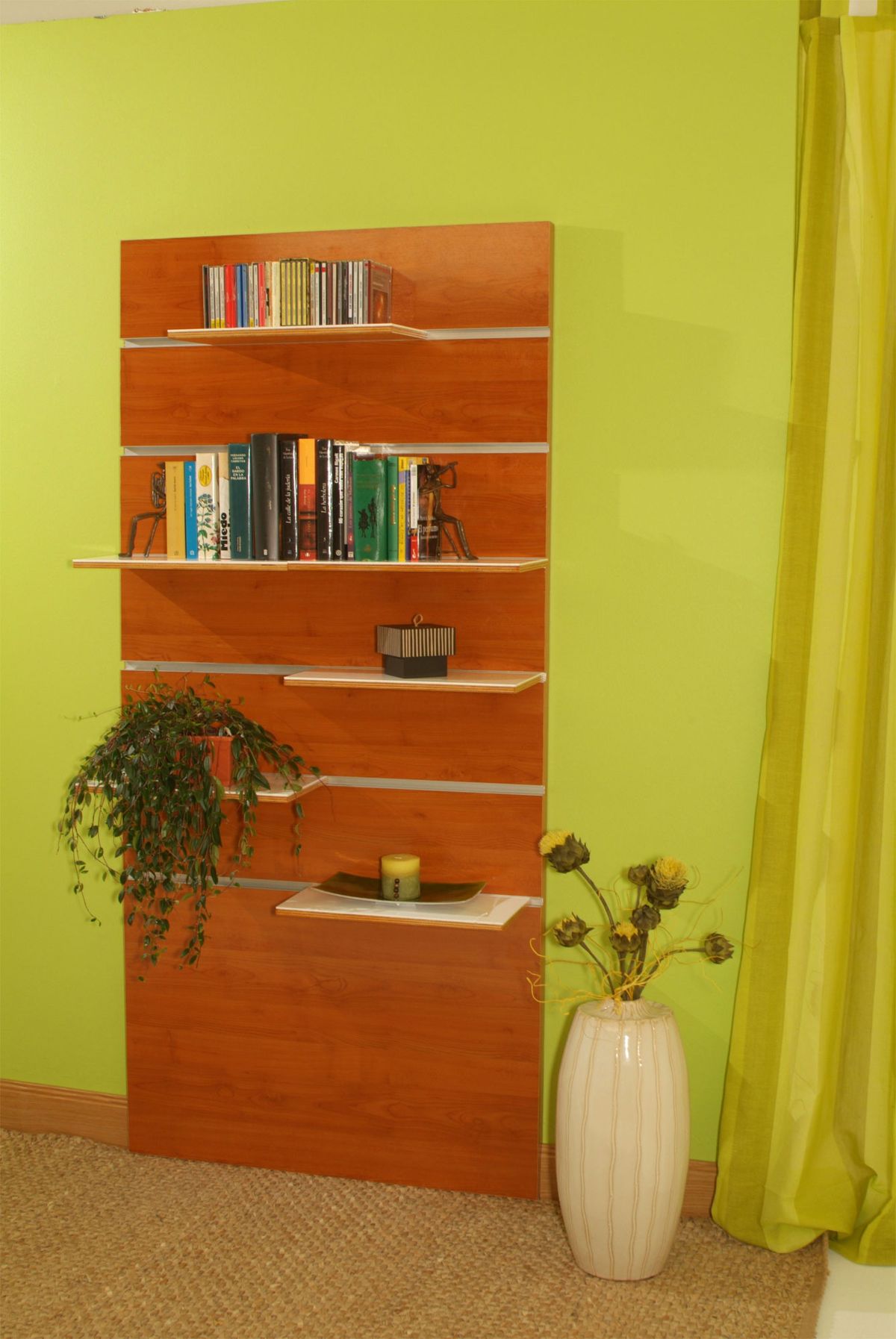 Estantería con baldas móviles