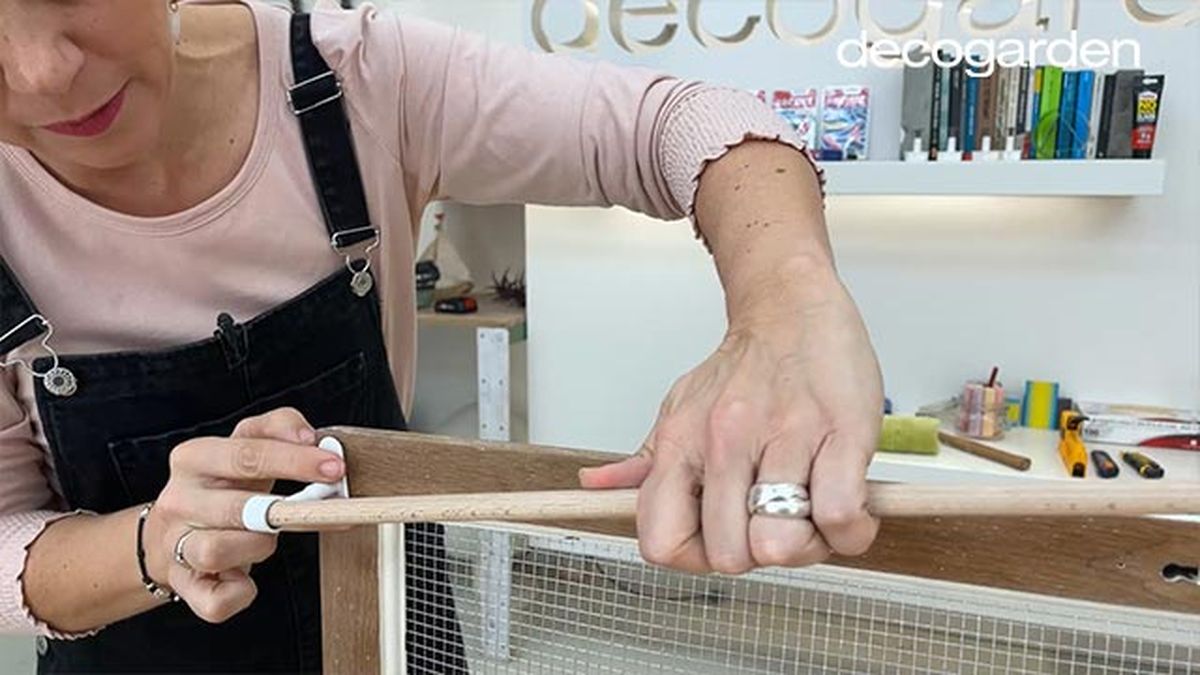 como hacer un joyero de pared paso 10