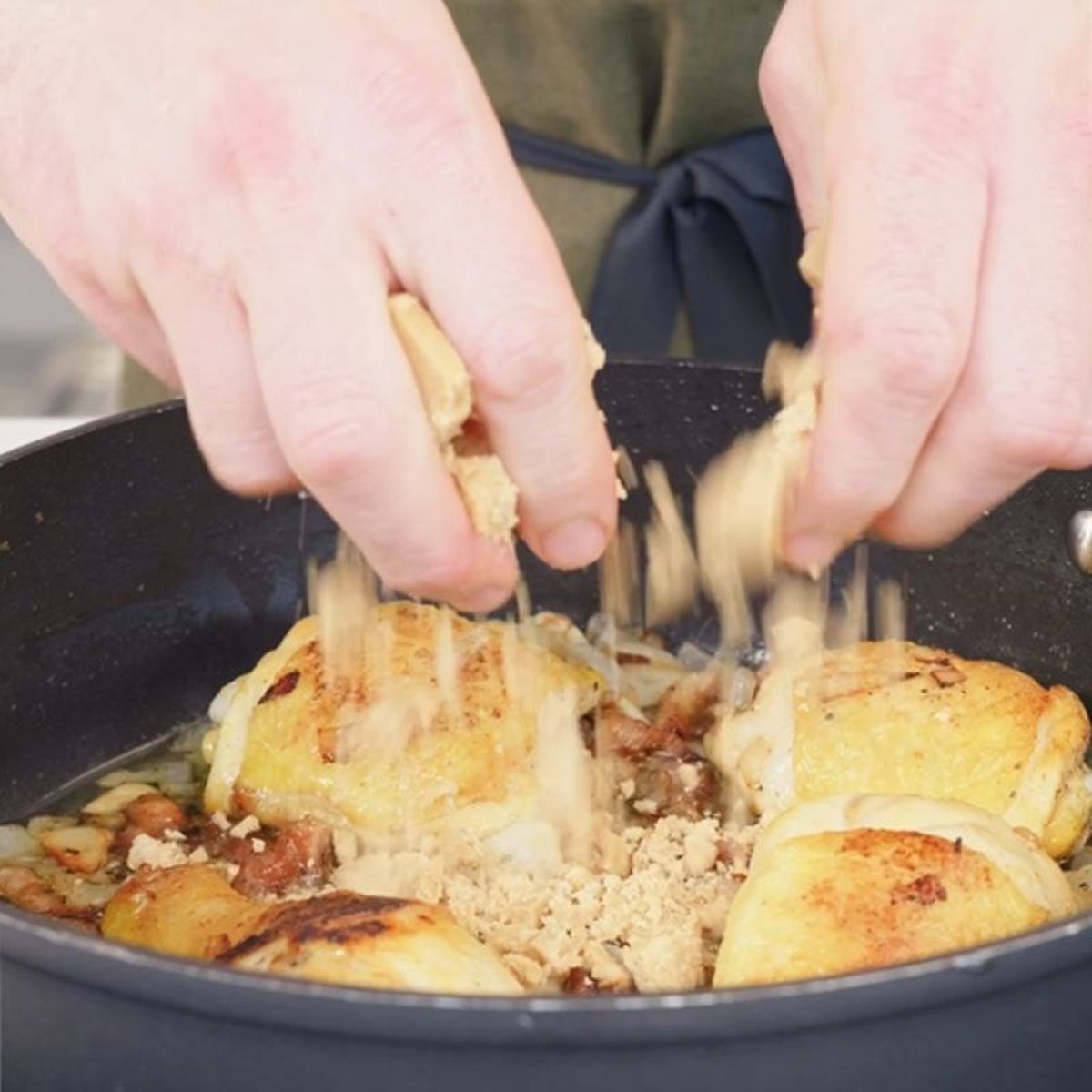 Pollo con salsa de turrón y cava - paso 3