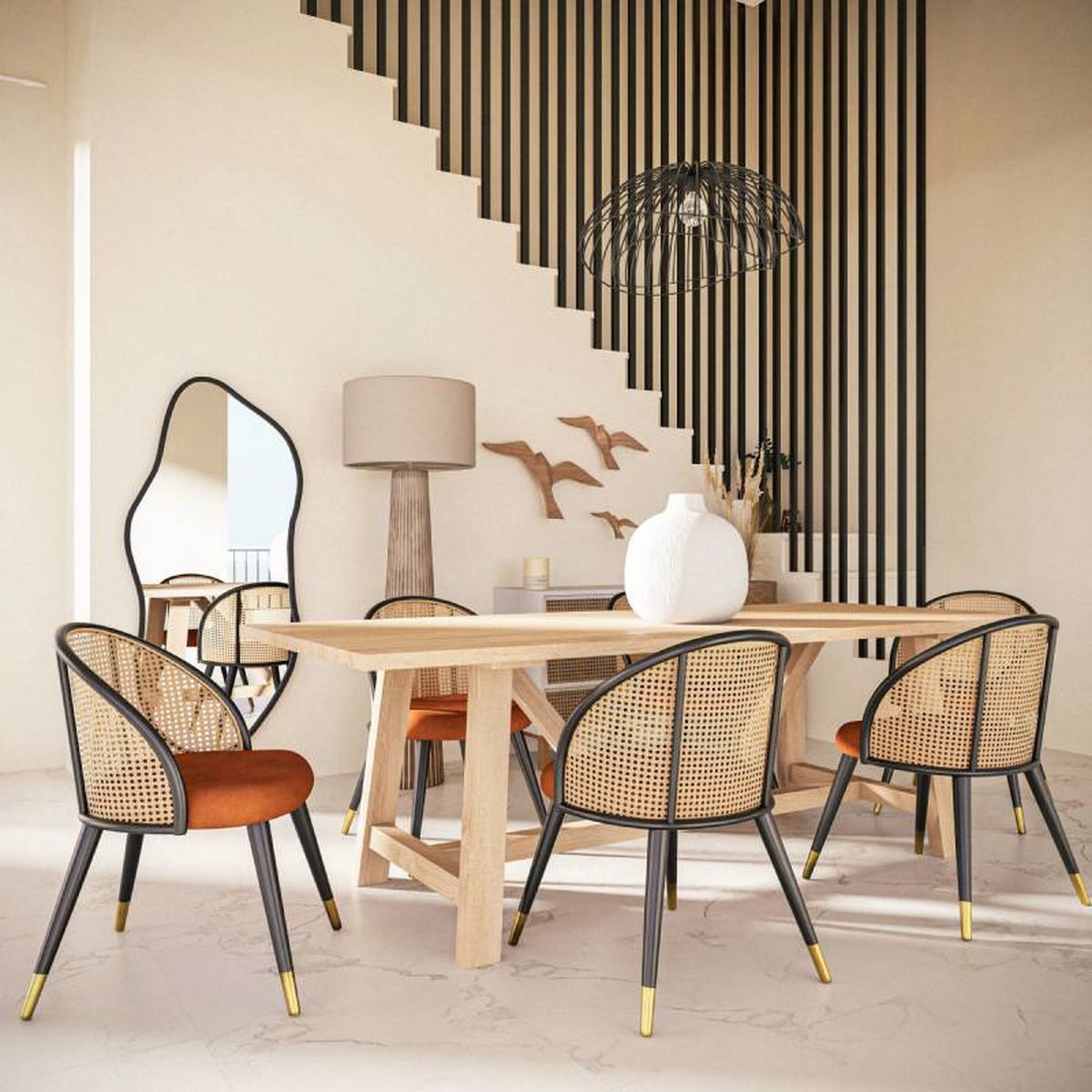 Comedor con mesa rectangular con patas gruesas.