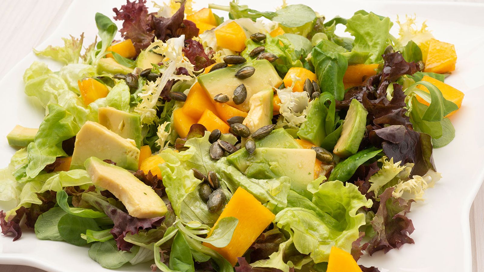 ensalada de aguacate y melocoton xl