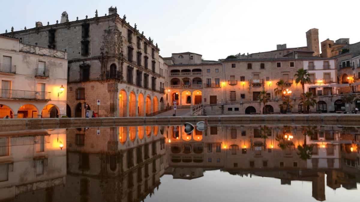 este es el pueblo mas bonito de espana para visitar en abril segun national geographic plaza mayor