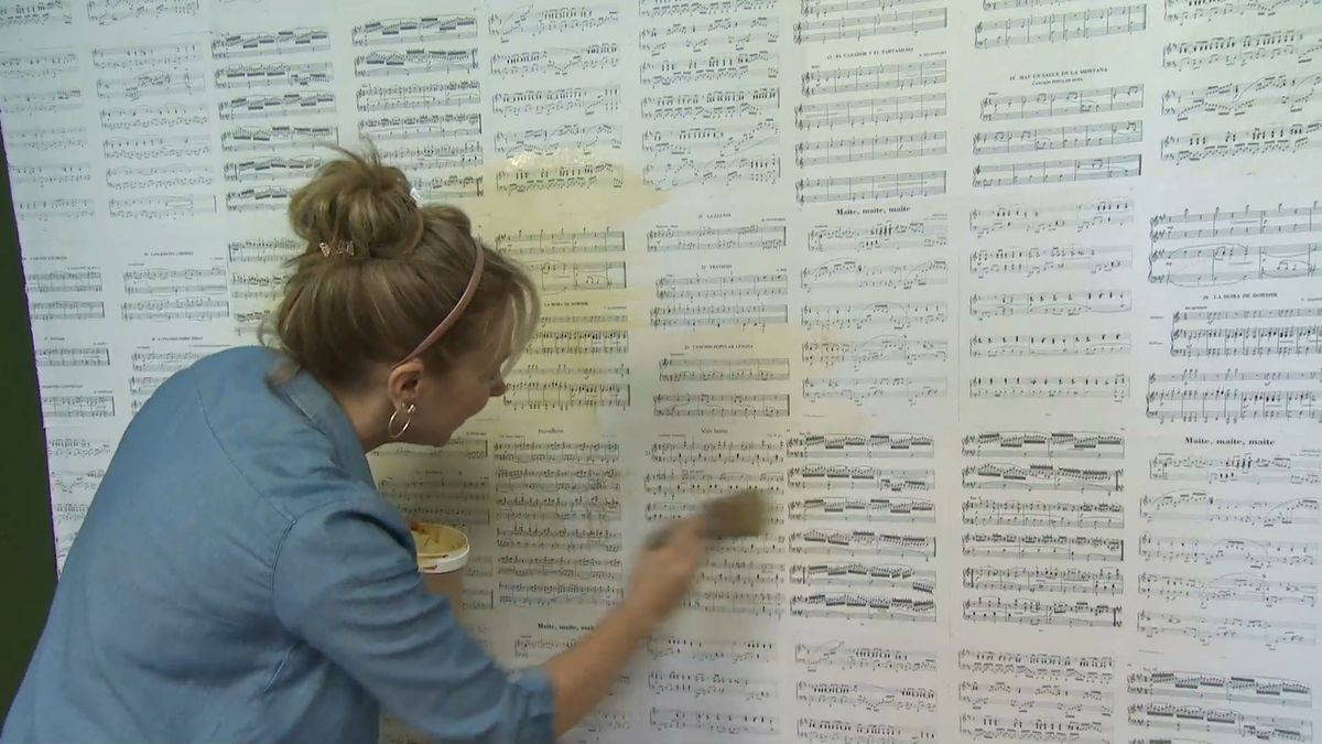 Dormitorio verde con decoracion musical paso 9