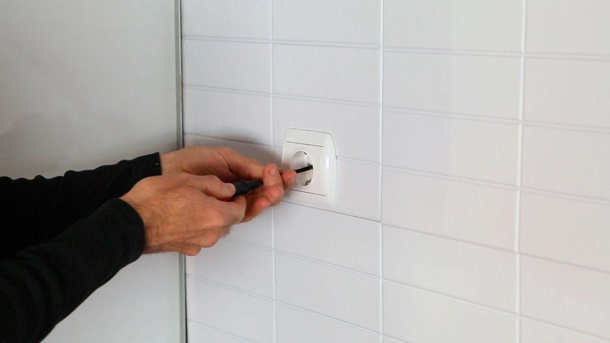 Colocar una base de enchufe doble paso 2