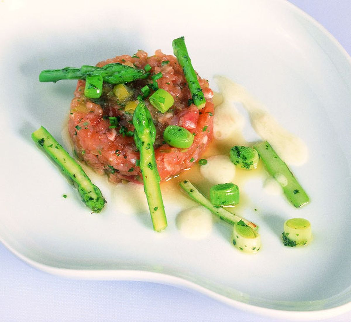 Tartar de salmón fresco y ahumado con vichyssoise