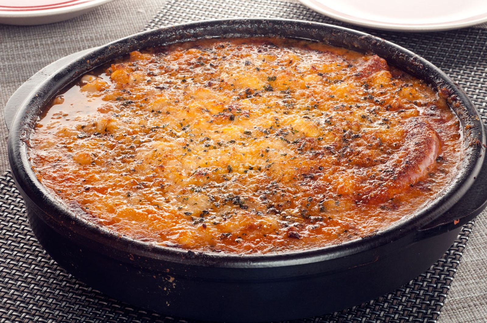 1305 Alubias gratinadas con salchichas y salchichón (489) xl