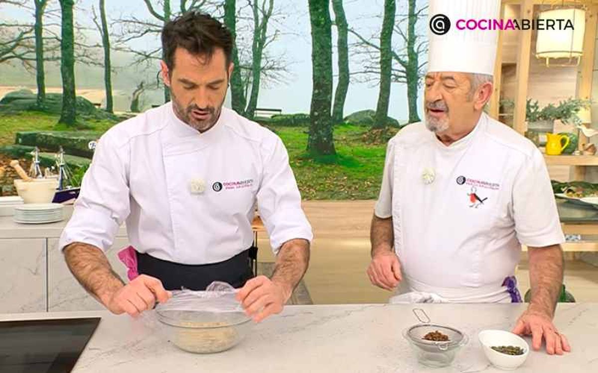 Cubre la masa con papel film