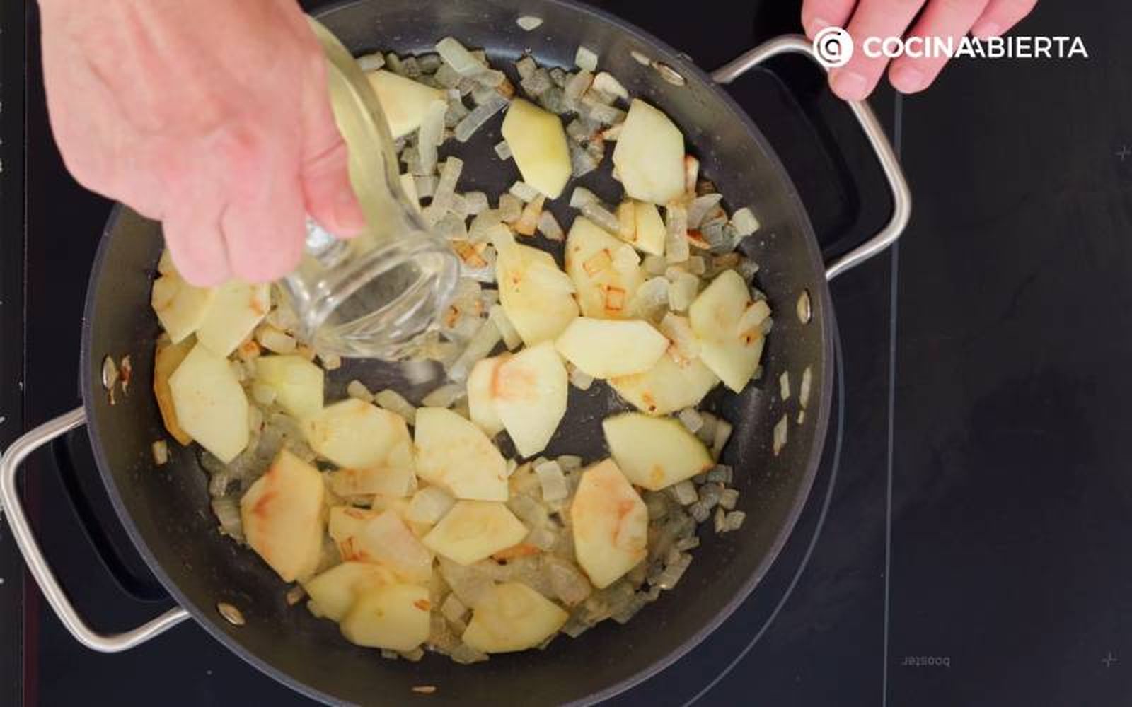 Elaboración de la receta de solomillo de cerdo con salsa de manzana